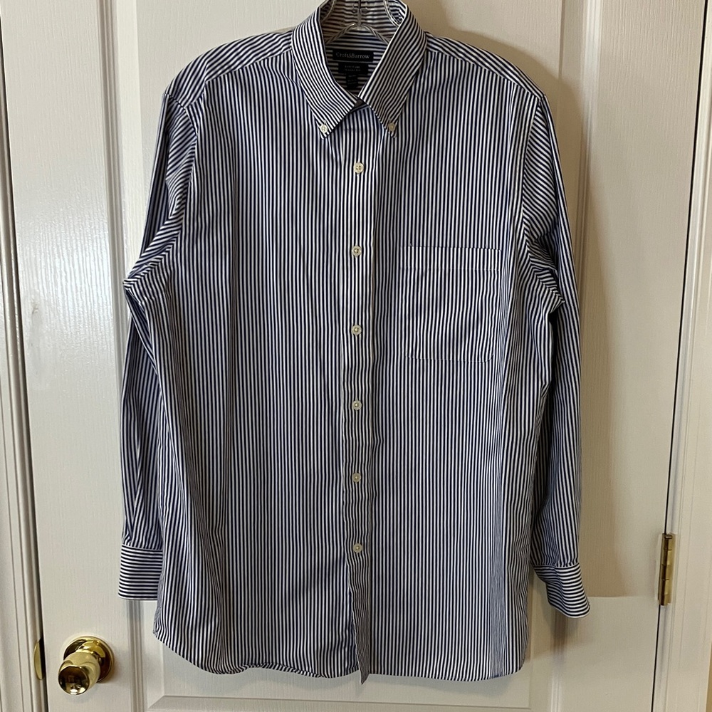 Men’s medium button-down
